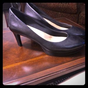 Rockport pumps, excellent used condition.